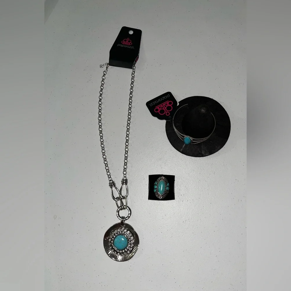 NWT Paparazzi Silver & Turquoise Bundle of 3 Necklace / Bracelet / Ring - Picture 2 of 5